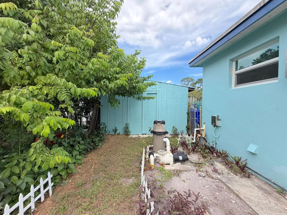 45 1st Court SW Vero Beach, FL 32962