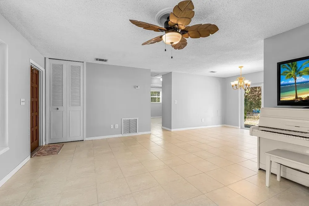 45 1st Court SW Vero Beach, FL 32962