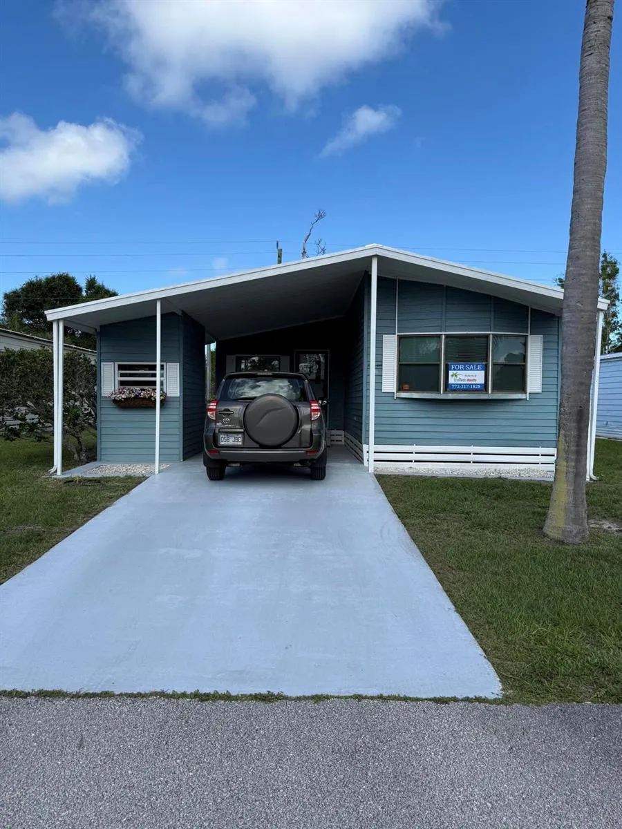47 Flores Del Norte Fort Pierce, FL 34951