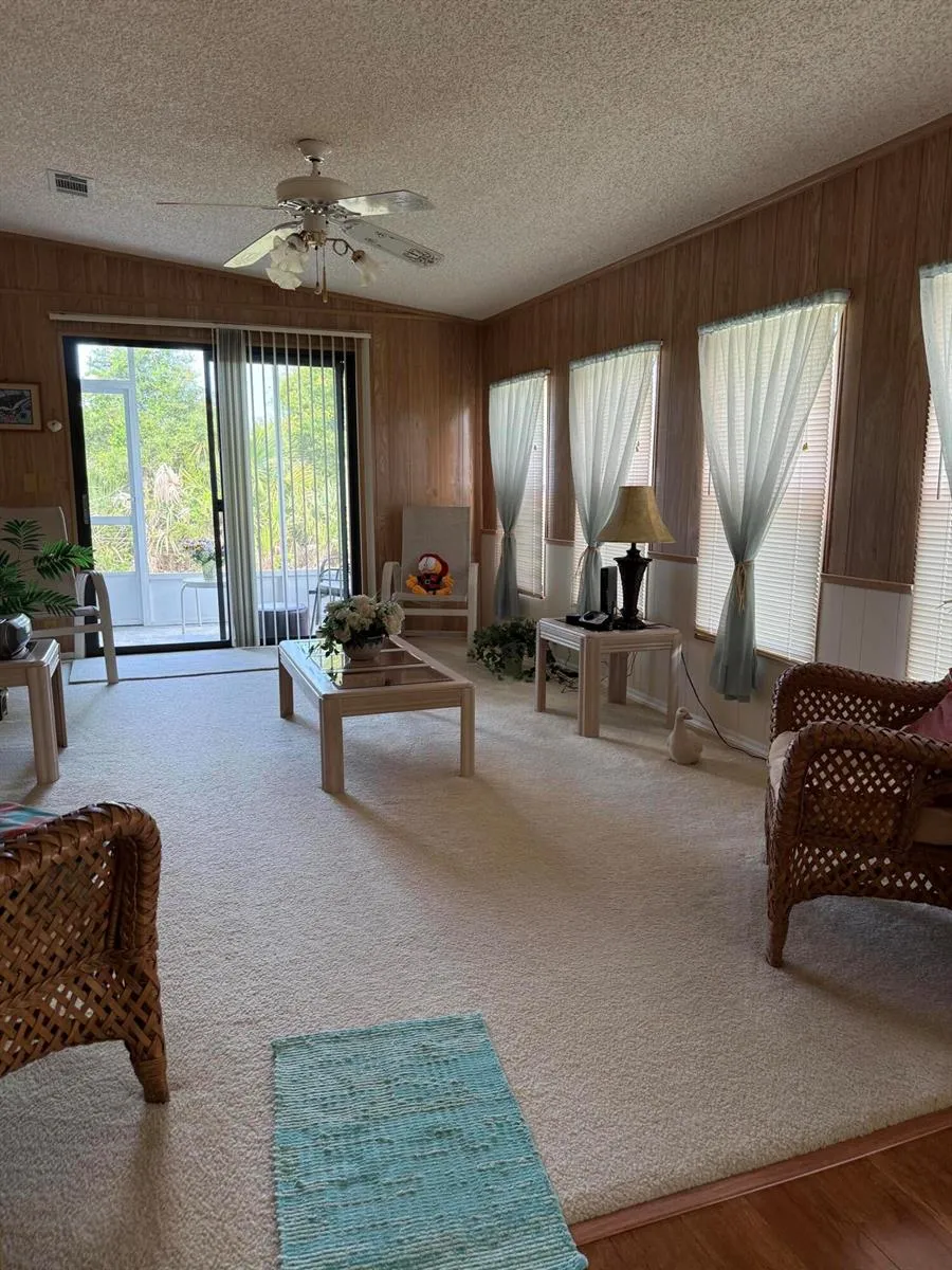 47 Flores Del Norte Fort Pierce, FL 34951
