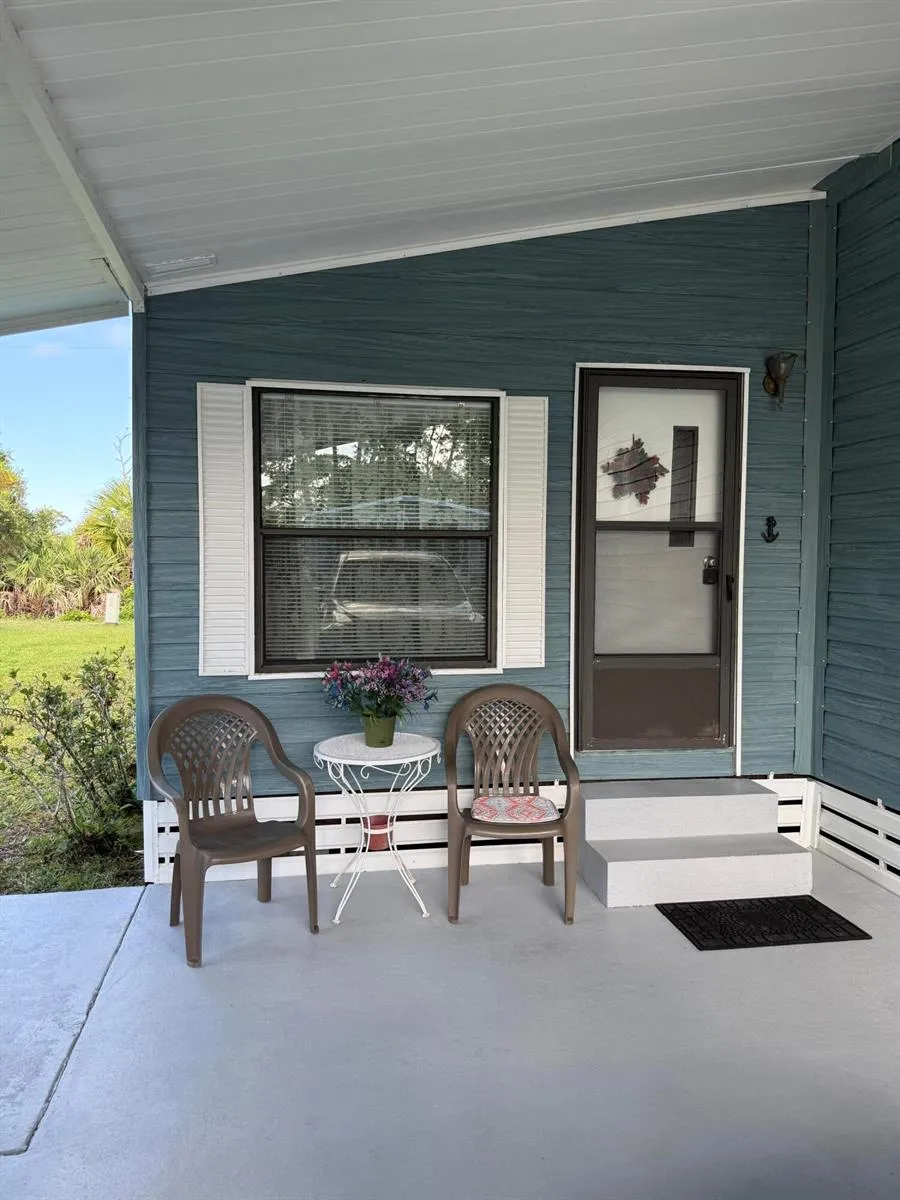 47 Flores Del Norte Fort Pierce, FL 34951