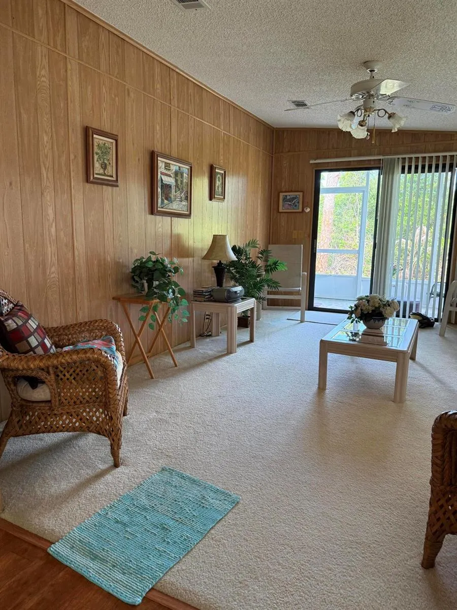 47 Flores Del Norte Fort Pierce, FL 34951