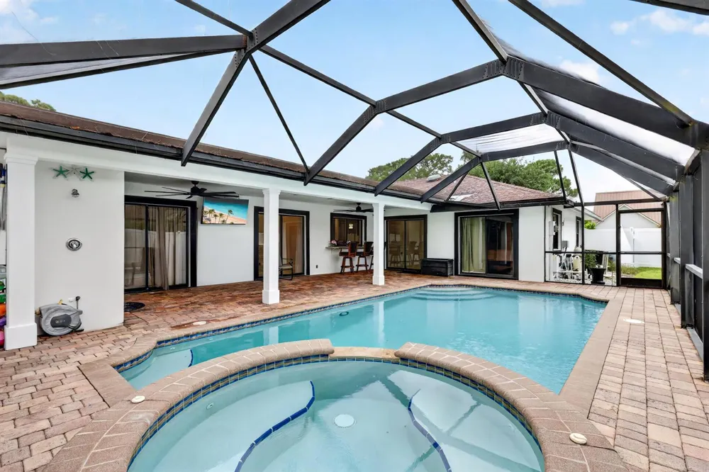 4831 Dorchester Mews Haverhill, FL 33415