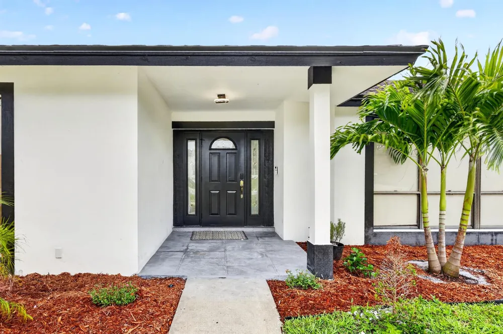 4831 Dorchester Mews Haverhill, FL 33415