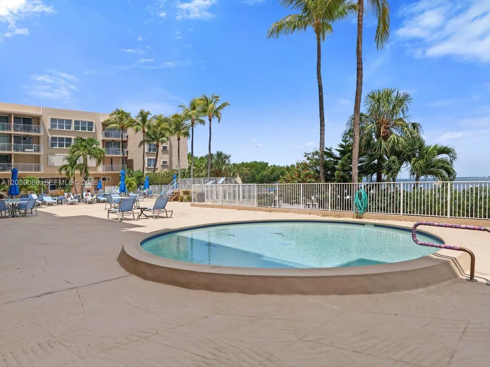 88500 Overseas Hwy #208 Tavernier, FL 33070