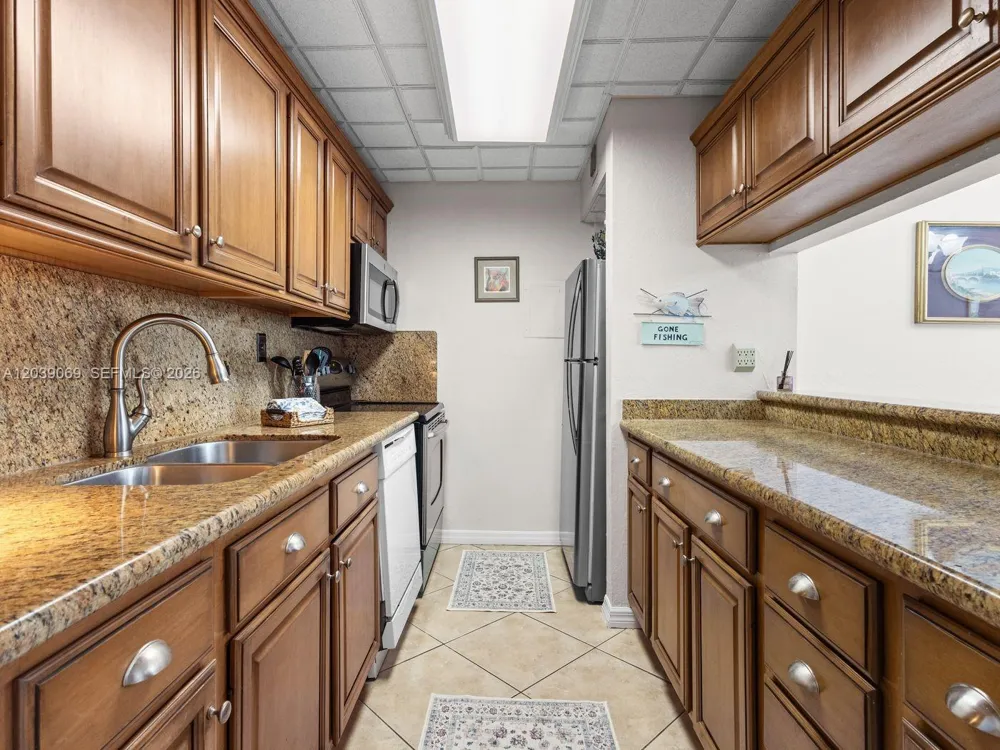 88500 Overseas Hwy #208 Tavernier, FL 33070