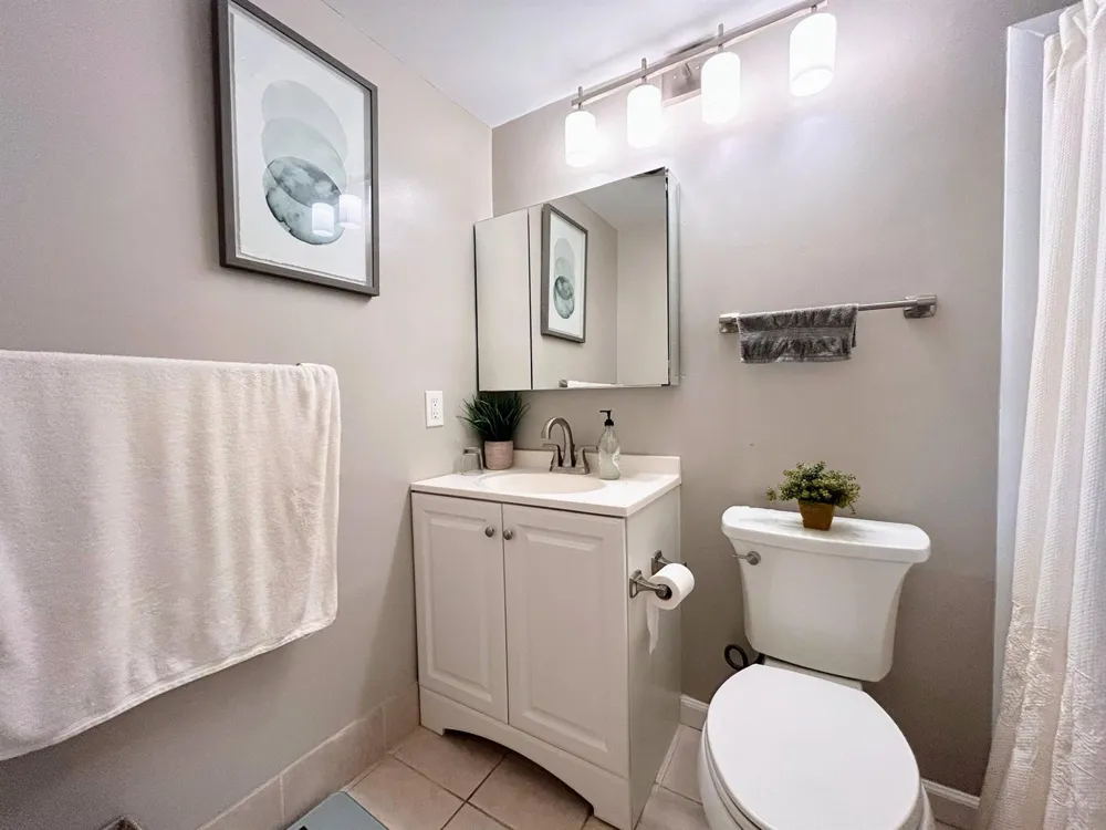 320 Horizons #103 Boynton Beach, FL 33435