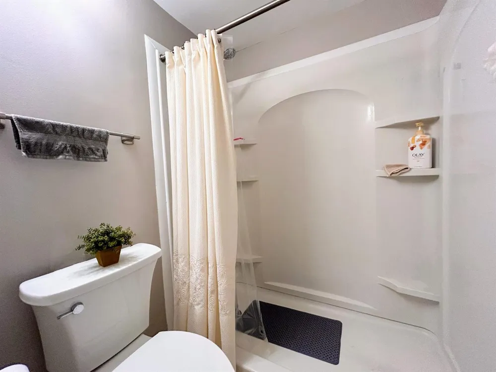 320 Horizons #103 Boynton Beach, FL 33435