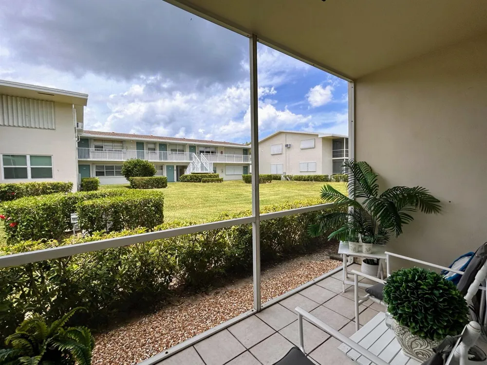 320 Horizons #103 Boynton Beach, FL 33435