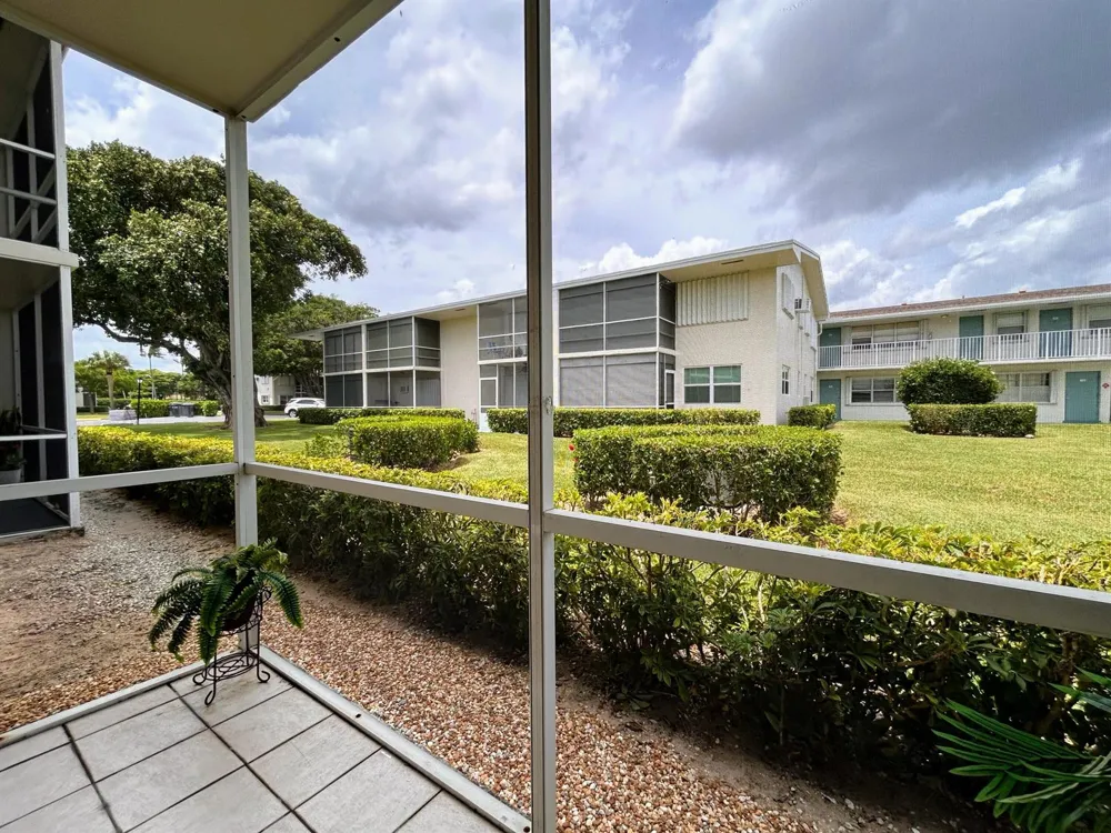 320 Horizons #103 Boynton Beach, FL 33435