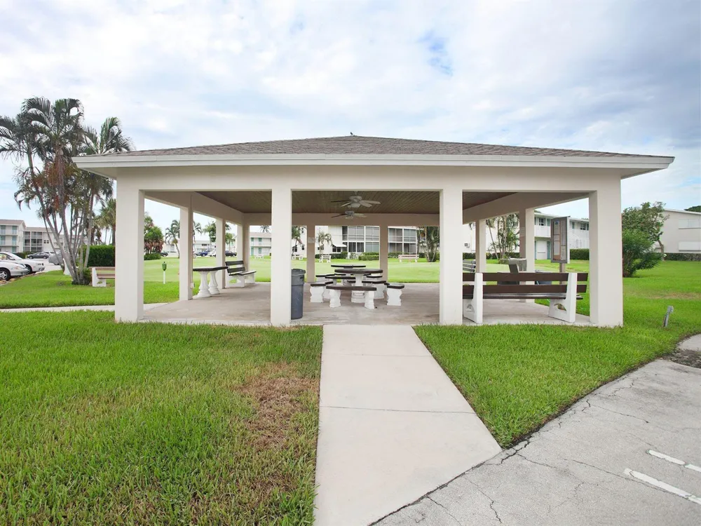 320 Horizons #103 Boynton Beach, FL 33435