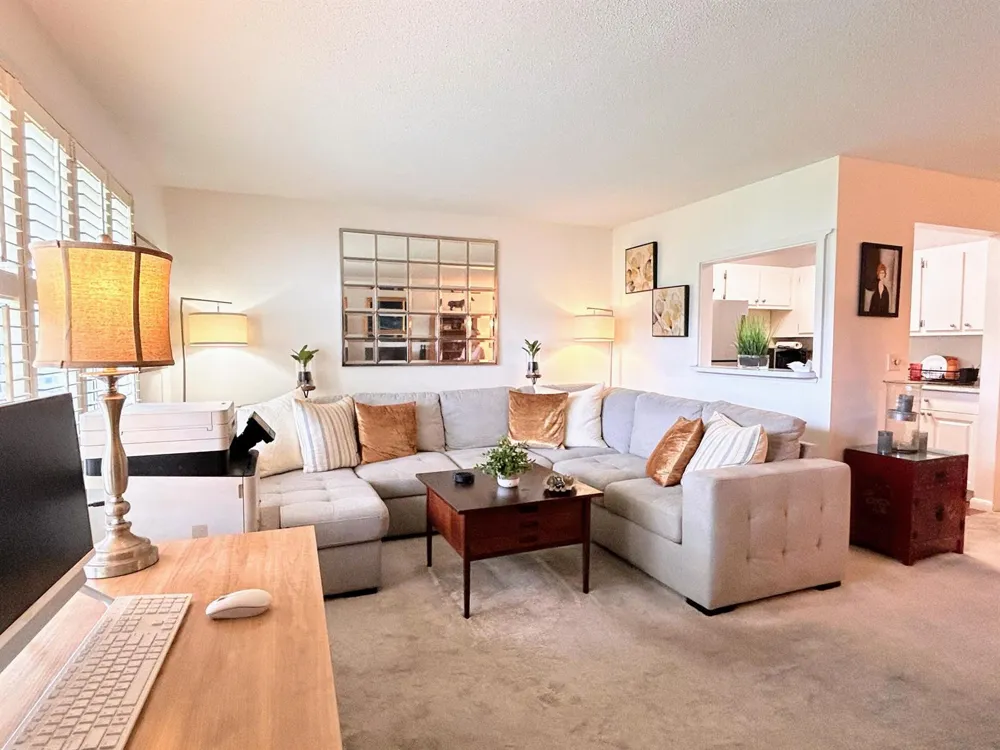 320 Horizons #103 Boynton Beach, FL 33435