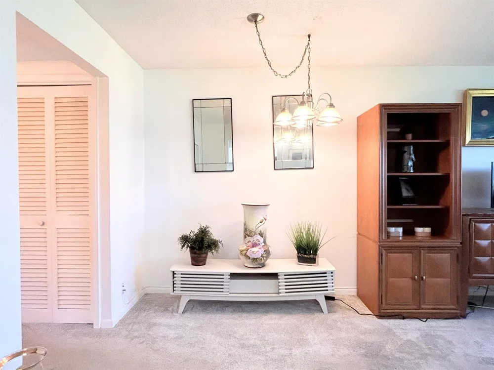 320 Horizons #103 Boynton Beach, FL 33435