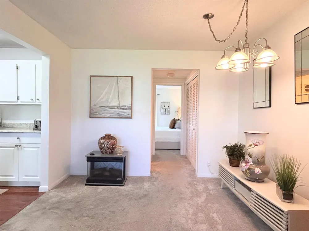 320 Horizons #103 Boynton Beach, FL 33435