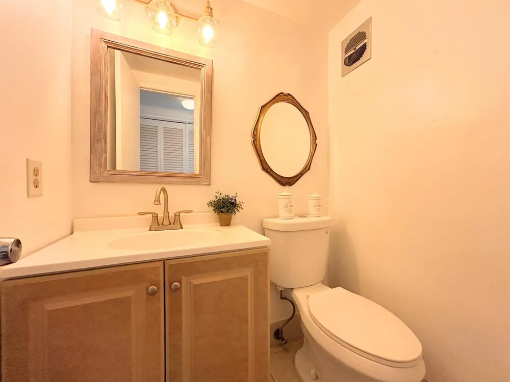 320 Horizons #103 Boynton Beach, FL 33435