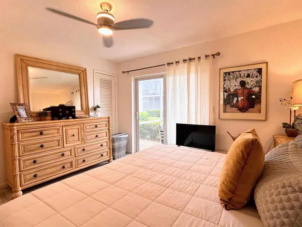 320 Horizons #103 Boynton Beach, FL 33435