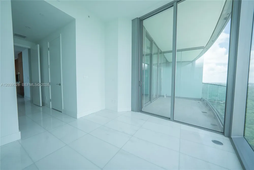 175 SE 25th Rd #2704 Miami, FL 33129