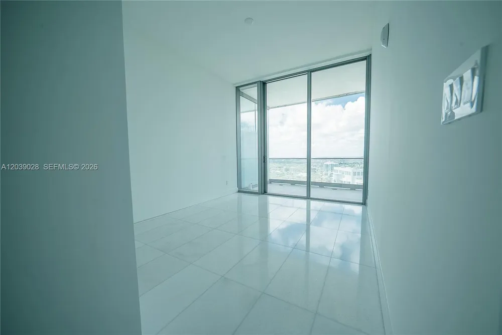 175 SE 25th Rd #2704 Miami, FL 33129
