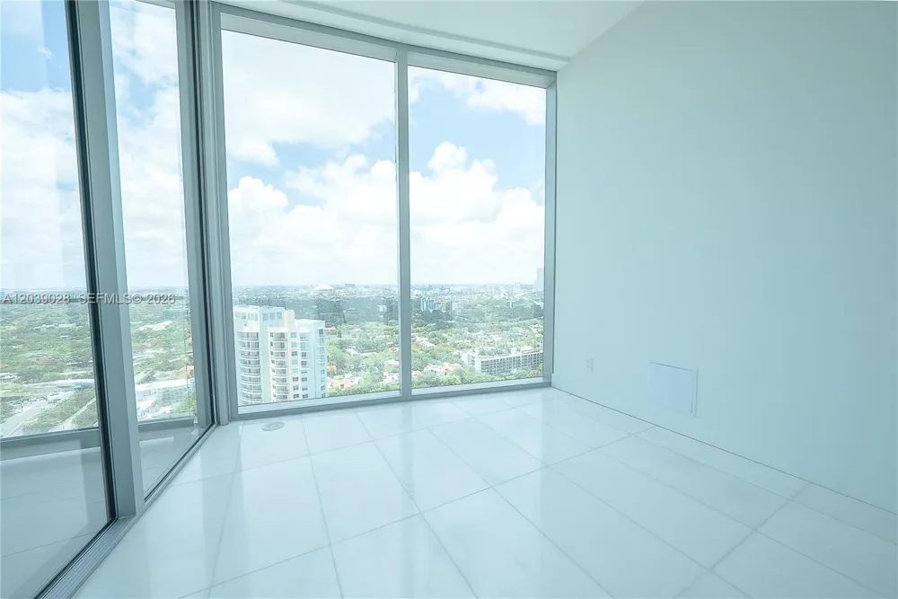 175 SE 25th Rd #2704 Miami, FL 33129