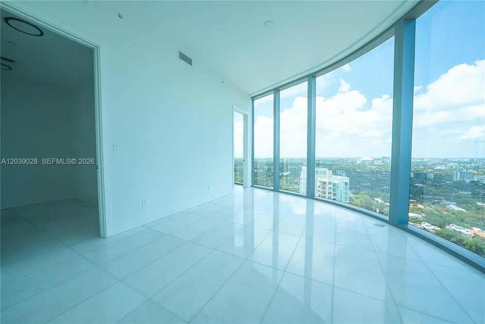 175 SE 25th Rd #2704 Miami, FL 33129