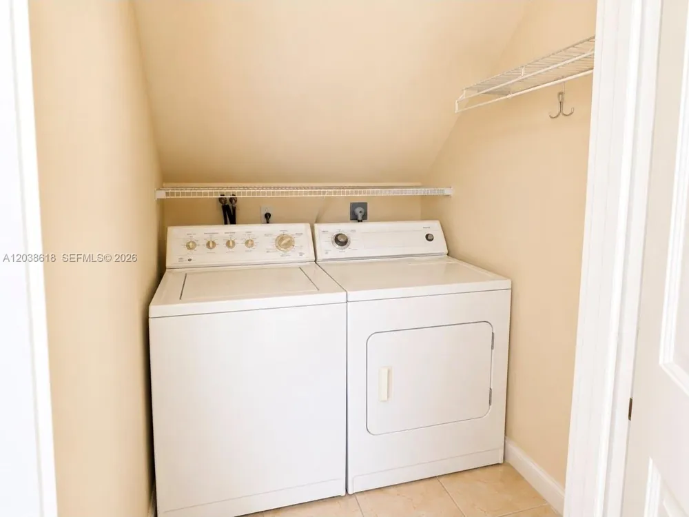 641 E Mowry Ct Homestead, FL 33030