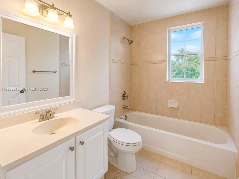 641 E Mowry Ct Homestead, FL 33030