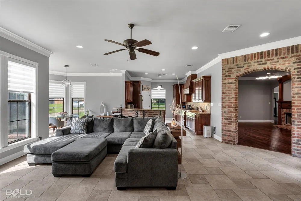 2220 Forest Hills Boulevard Haughton, LA 71037