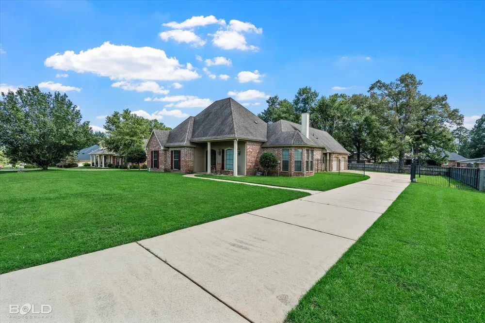 2220 Forest Hills Boulevard Haughton, LA 71037