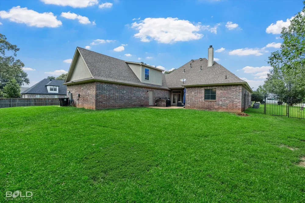 2220 Forest Hills Boulevard Haughton, LA 71037