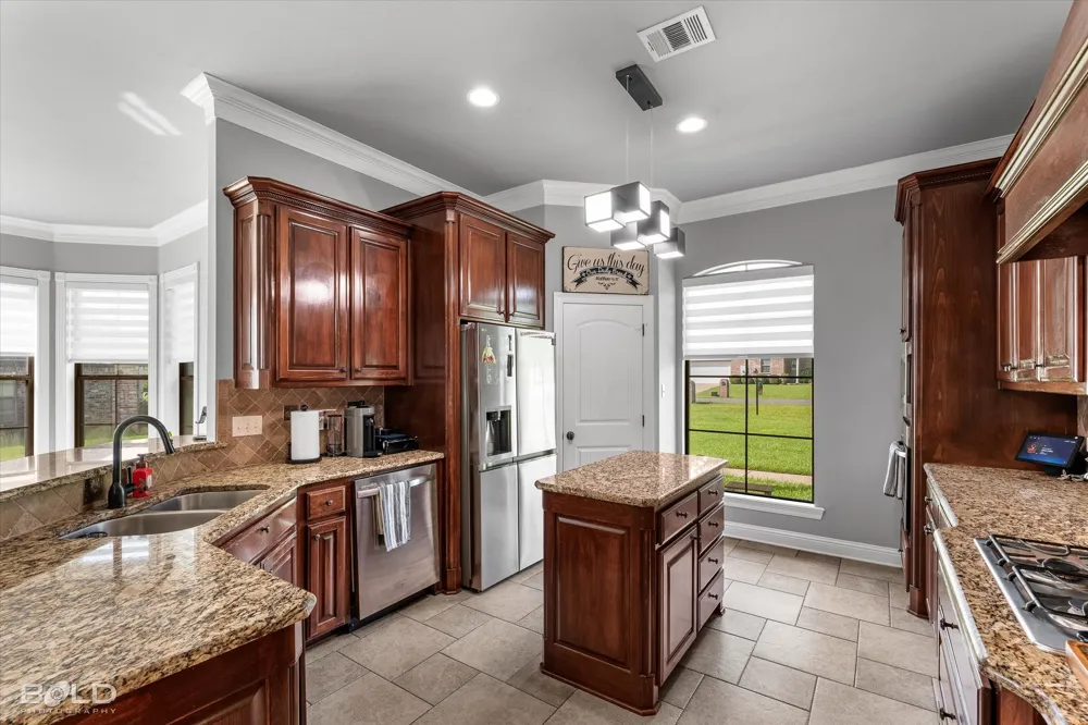 2220 Forest Hills Boulevard Haughton, LA 71037