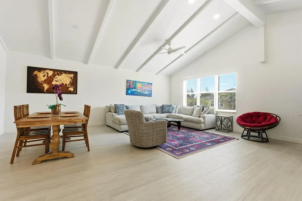 1123 Granada Hutchinson Island, FL 34949