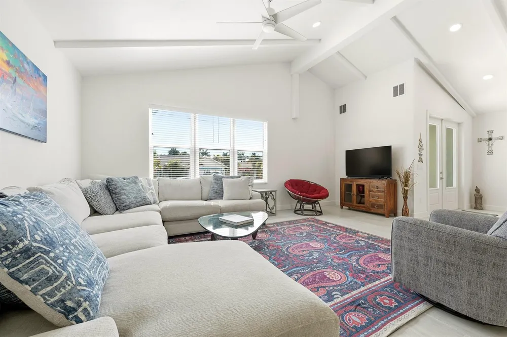1123 Granada Hutchinson Island, FL 34949