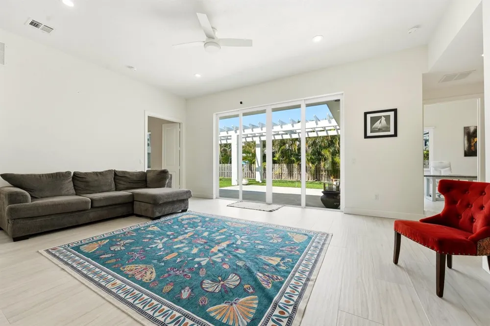 1123 Granada Hutchinson Island, FL 34949