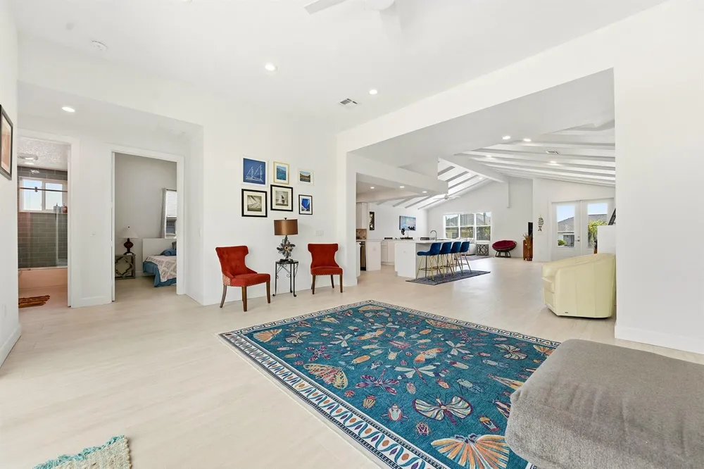 1123 Granada Hutchinson Island, FL 34949