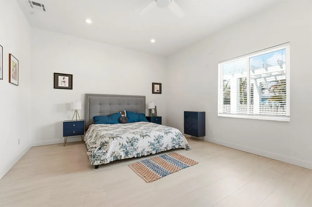 1123 Granada Hutchinson Island, FL 34949