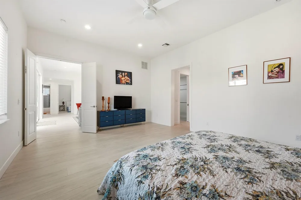 1123 Granada Hutchinson Island, FL 34949