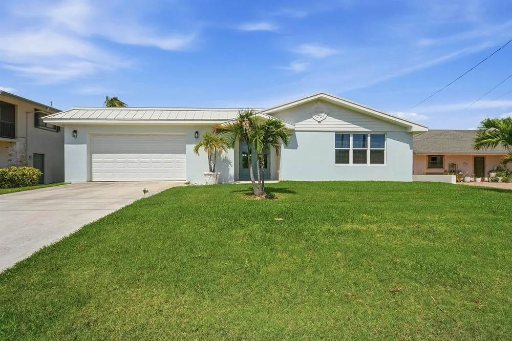 1123 Granada Hutchinson Island, FL 34949