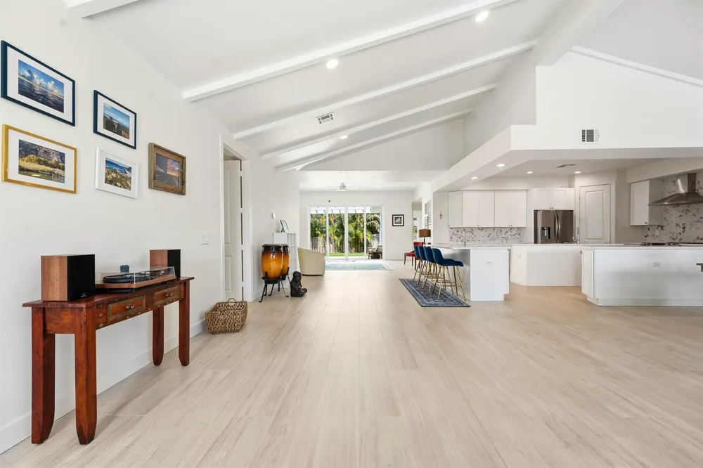 1123 Granada Hutchinson Island, FL 34949