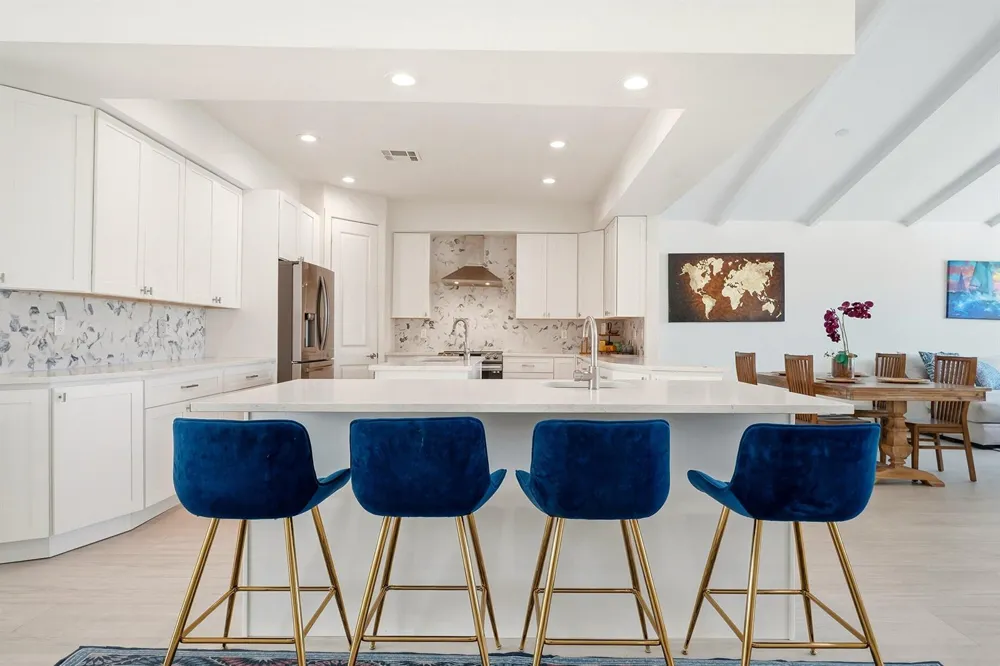 1123 Granada Hutchinson Island, FL 34949