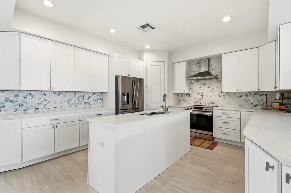 1123 Granada Hutchinson Island, FL 34949