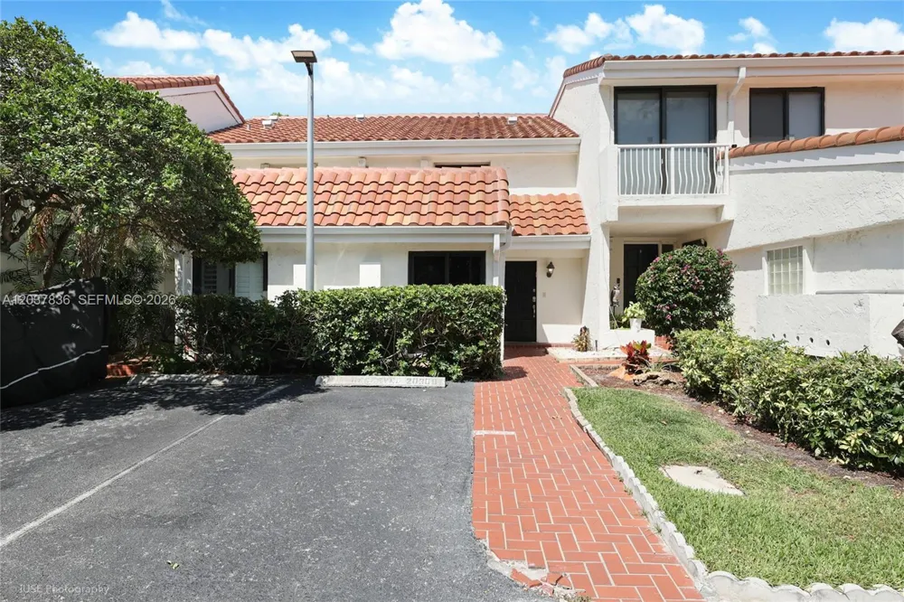 20308 NE 34th Ct #38 Aventura, FL 33180