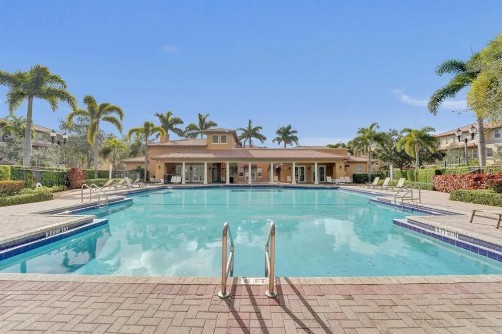 474 SW 147th Avenue Pembroke Pines, FL 33027