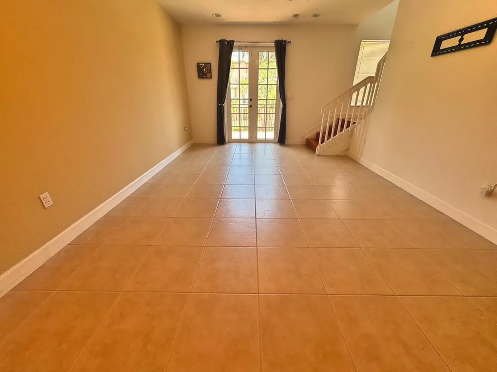 474 SW 147th Avenue Pembroke Pines, FL 33027