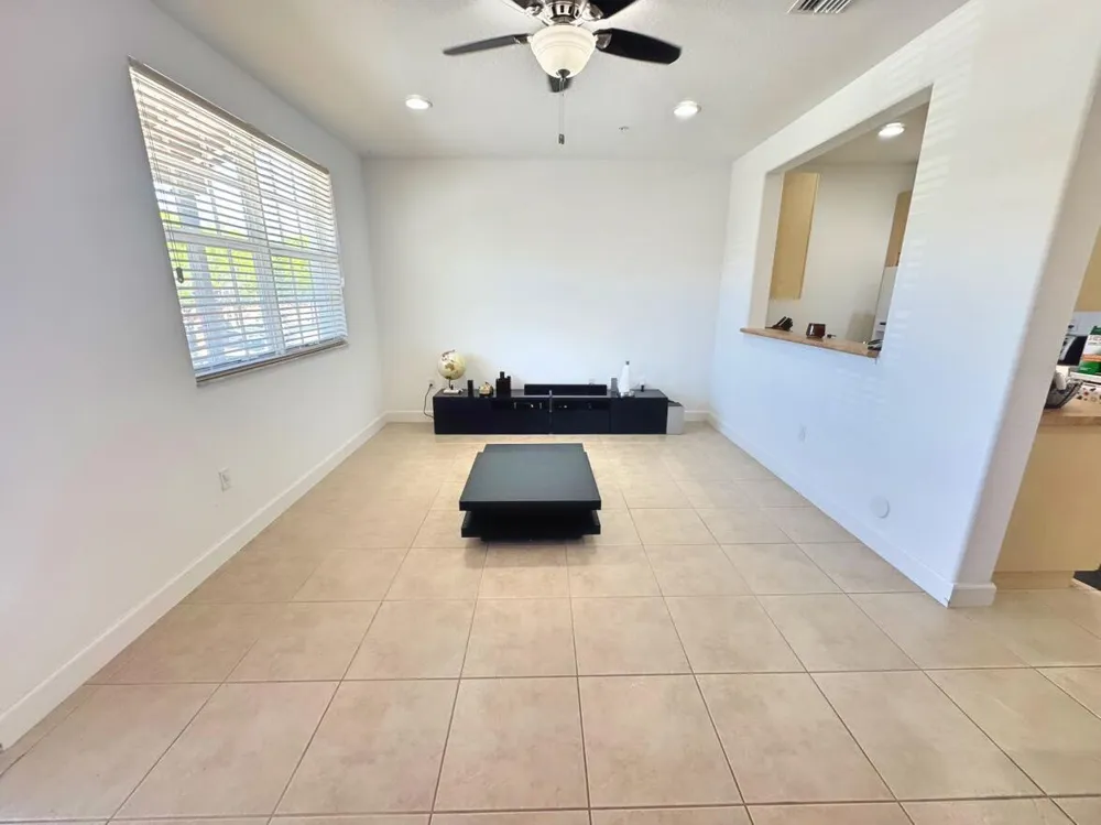 474 SW 147th Avenue Pembroke Pines, FL 33027