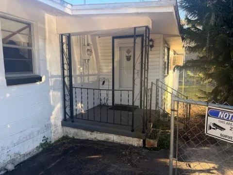 1813 Daniels Street