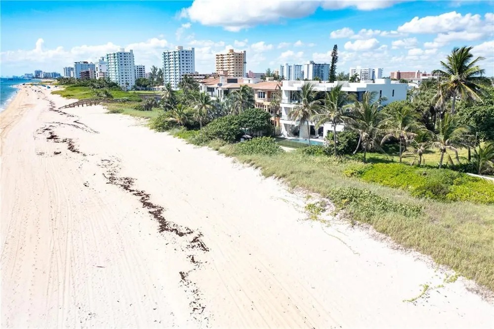 2100 Bay Drive Pompano Beach, FL 33062