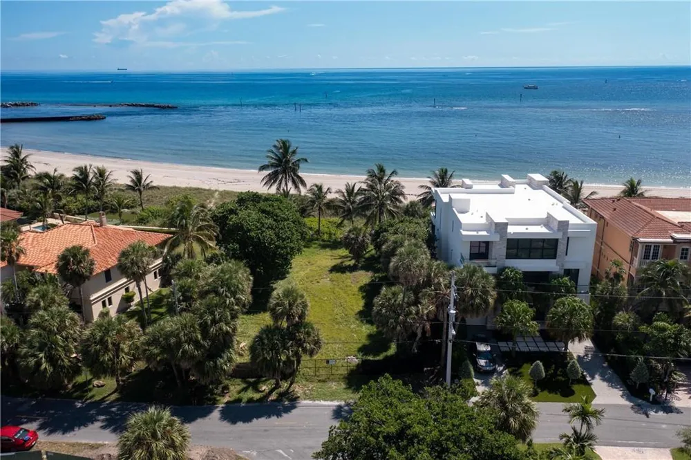 2100 Bay Drive Pompano Beach, FL 33062