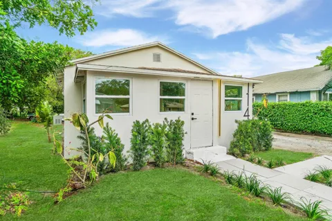 114 NW 10th Avenue