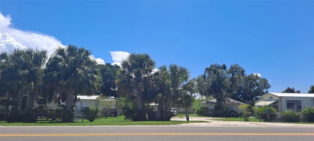 1118 Us Highway 441 Okeechobee, FL 34974