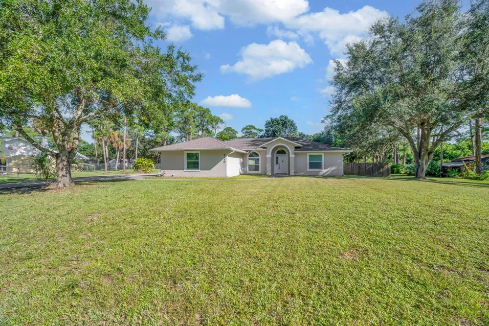 8330 Hidden Pines Road Fort Pierce, FL 34945